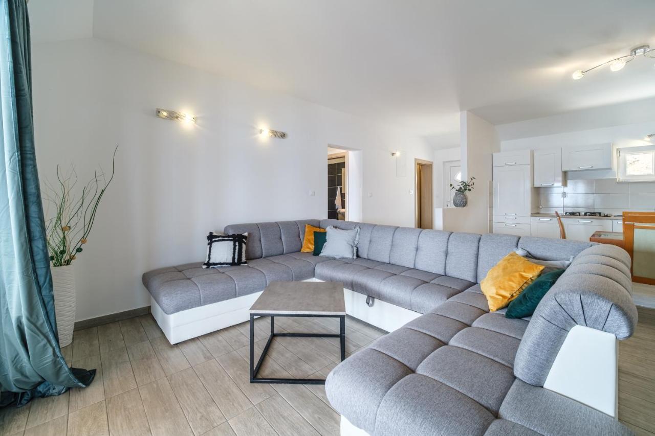 Rooms Plaza Divuje Murvica  Bagian luar foto