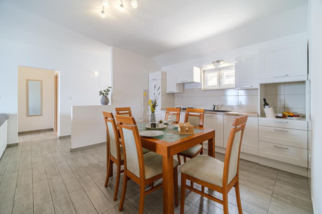 Rooms Plaza Divuje Murvica  Bagian luar foto