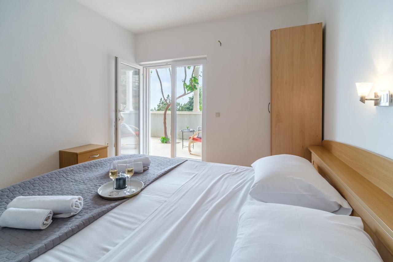 Rooms Plaza Divuje Murvica  Bagian luar foto