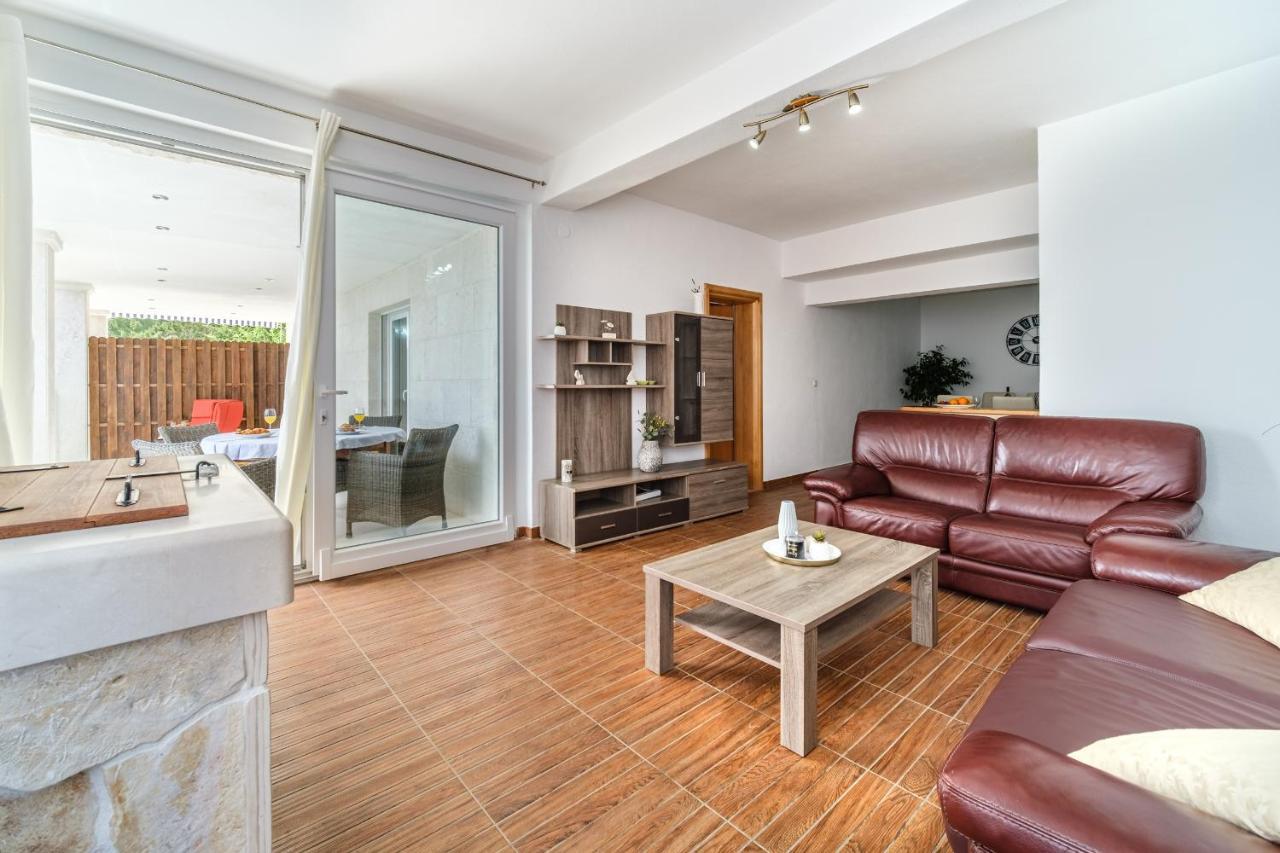 Rooms Plaza Divuje Murvica  Bagian luar foto